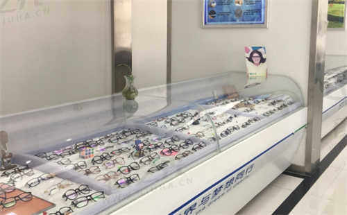 宁夏朝聚开明眼科医院近视手术价格