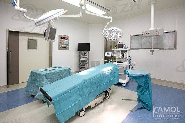 泰国咖蒙（kamol）整形医院医生团队